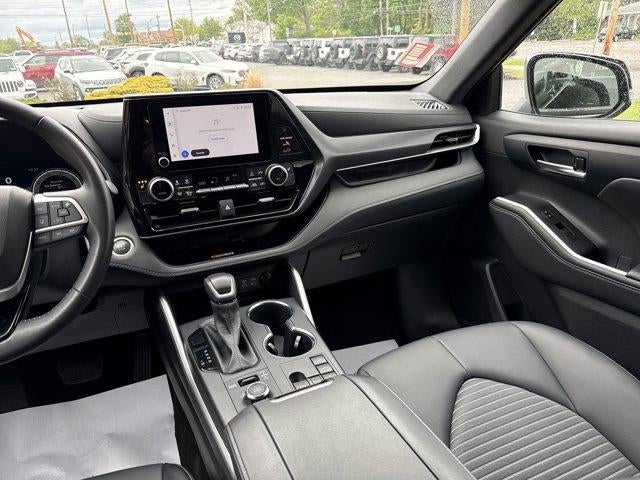 2025 Toyota Highlander XSE AWD (Natl)