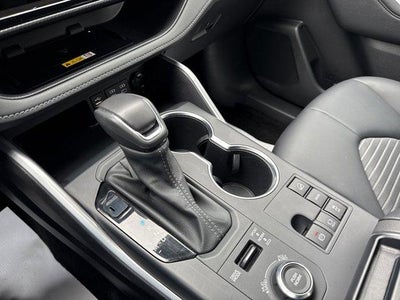 2025 Toyota Highlander XSE AWD (Natl)