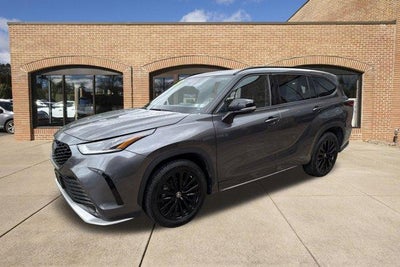 2025 Toyota Highlander XSE AWD (Natl)