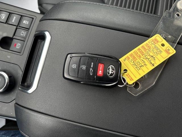 2025 Toyota Highlander XSE AWD (Natl)