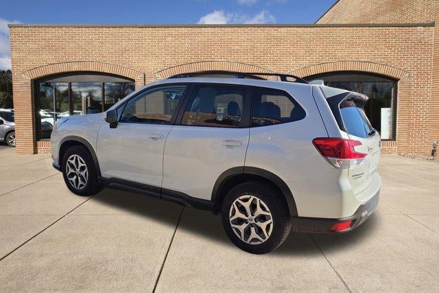 2022 Subaru Forester Premium CVT