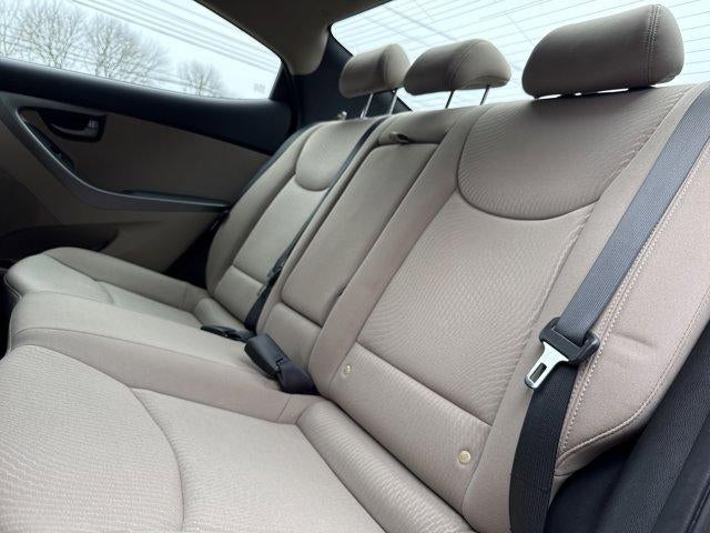 2016 Hyundai ELANTRA 4dr Sdn Auto SE