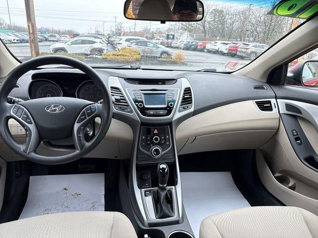 2016 Hyundai ELANTRA 4dr Sdn Auto SE