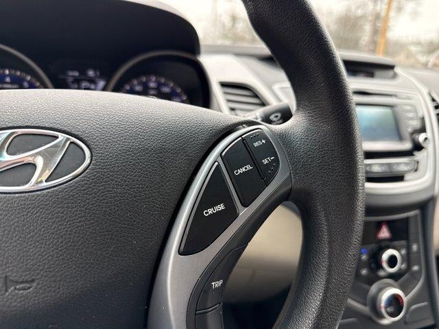 2016 Hyundai ELANTRA 4dr Sdn Auto SE