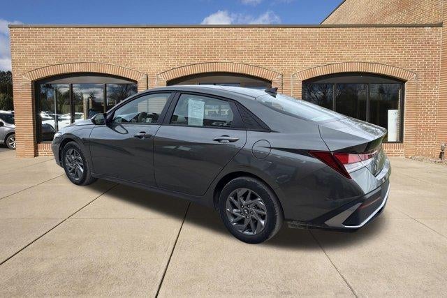 2024 Hyundai ELANTRA SEL IVT