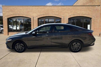 2024 Hyundai ELANTRA SEL IVT