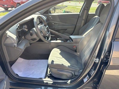 2024 Hyundai ELANTRA SEL IVT