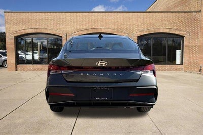2024 Hyundai ELANTRA SEL IVT
