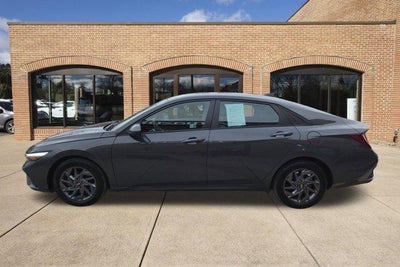 2024 Hyundai ELANTRA SEL IVT