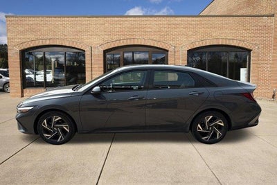 2025 Hyundai ELANTRA SEL Sport IVT