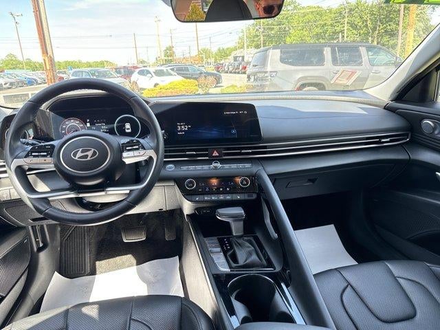 2024 Hyundai ELANTRA Limited IVT