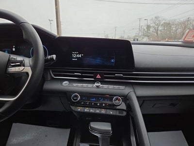 2025 Hyundai ELANTRA SEL Convenience IVT