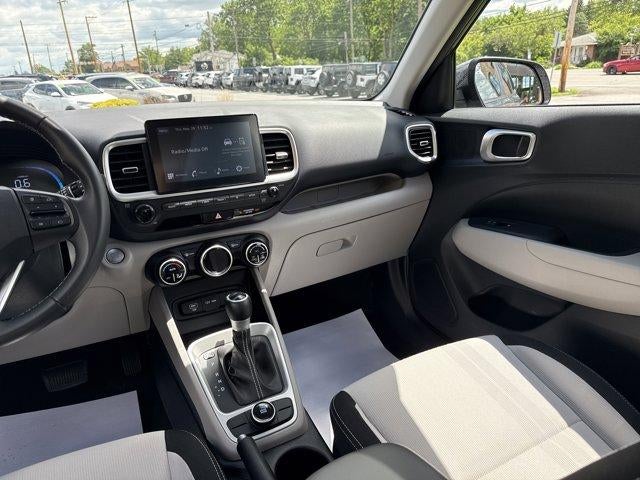2025 Hyundai VENUE SEL IVT