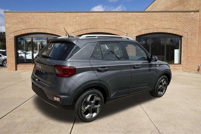 2025 Hyundai VENUE SEL IVT