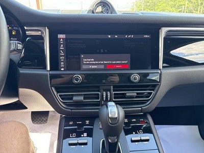 2025 Porsche Macan AWD