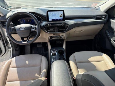 2022 Ford Escape Titanium Hybrid AWD