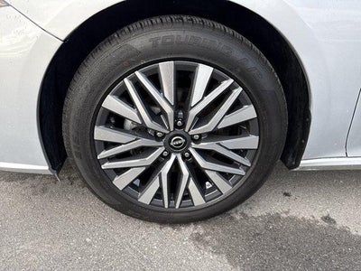 2024 Nissan Altima 2.5 SV Sedan