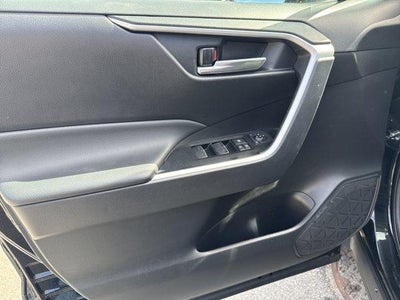 2025 Toyota RAV4 XLE AWD (Natl)