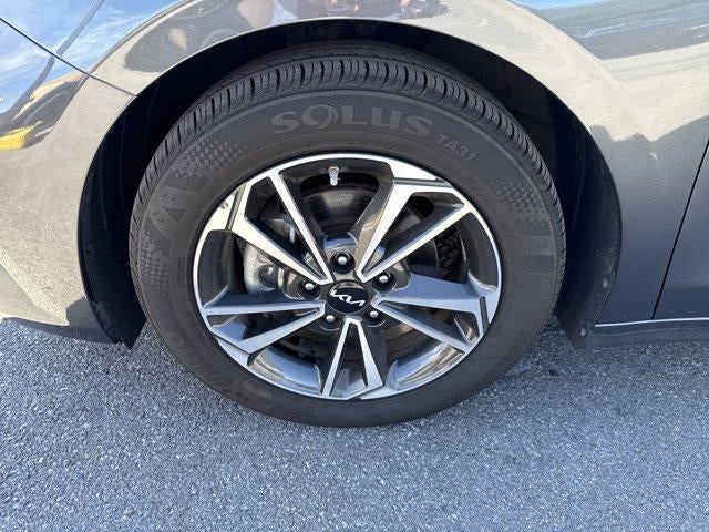 2024 Kia Forte LXS IVT