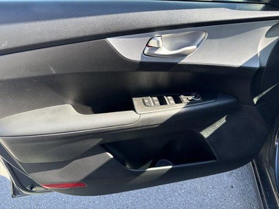2024 Kia Forte LXS IVT