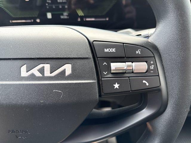2025 Kia K4 LXS FWD