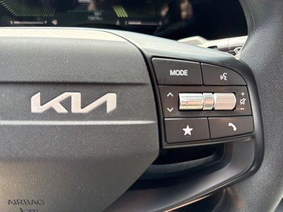 2025 Kia K4 LXS FWD