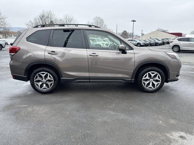 2022 Subaru Forester Premium CVT