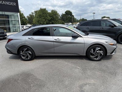 2025 Hyundai ELANTRA SEL Sport IVT