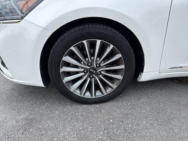 2017 Kia Cadenza Premium Sedan