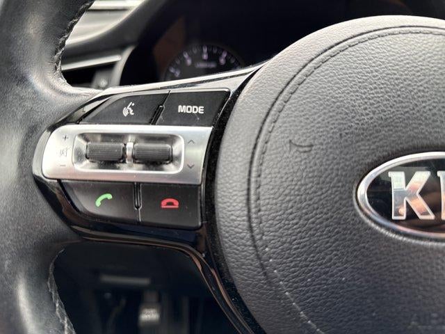 2017 Kia Cadenza Premium Sedan