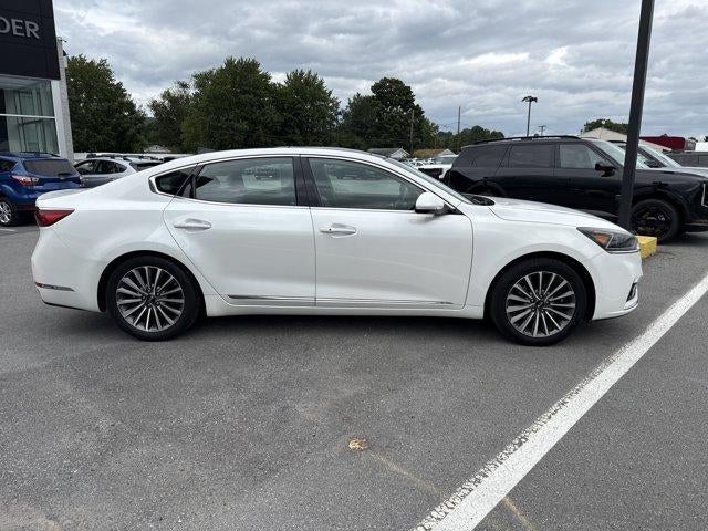 2017 Kia Cadenza Premium Sedan