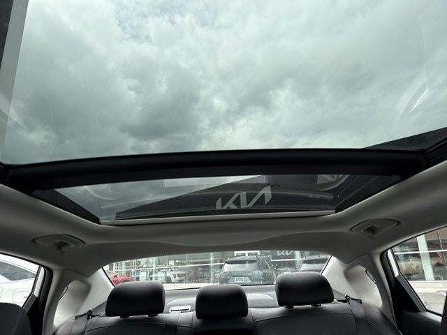2017 Kia Cadenza Premium Sedan