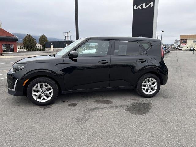 2023 Kia Soul LX IVT