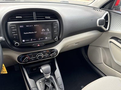 2023 Kia Soul LX IVT