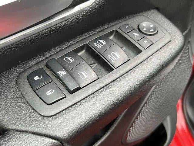 2022 RAM 1500 Big Horn 4x4 Crew Cab 5'7" Box