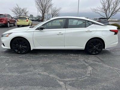 2022 Nissan Altima 2.5 SR Sedan