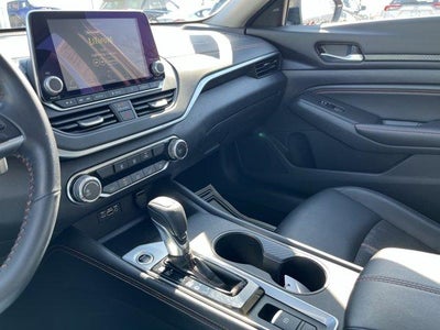 2022 Nissan Altima 2.5 SR AWD Sedan