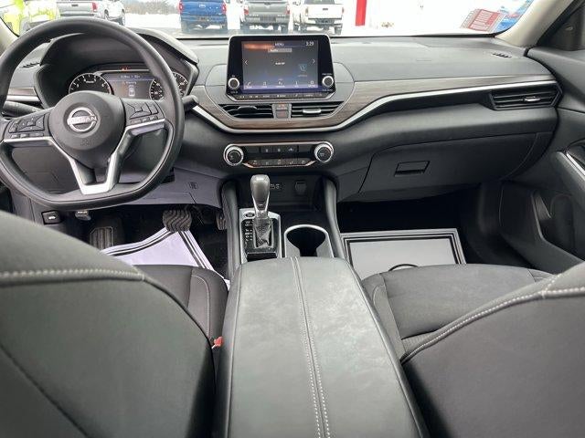 2023 Nissan Altima 2.5 SV Sedan