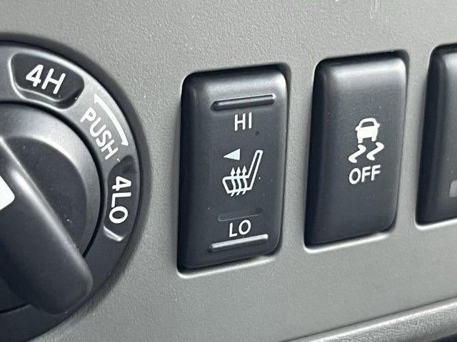 2014 Nissan Frontier 4WD Crew Cab SWB Auto SV