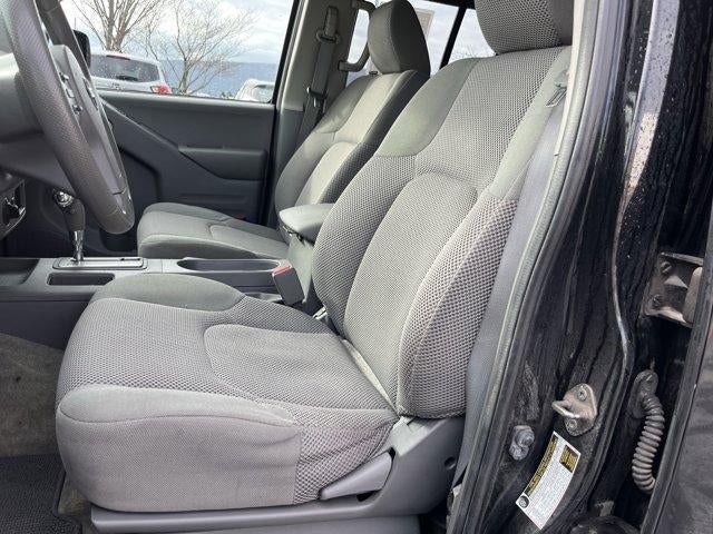 2015 Nissan Frontier 4WD Crew Cab LWB Auto SV