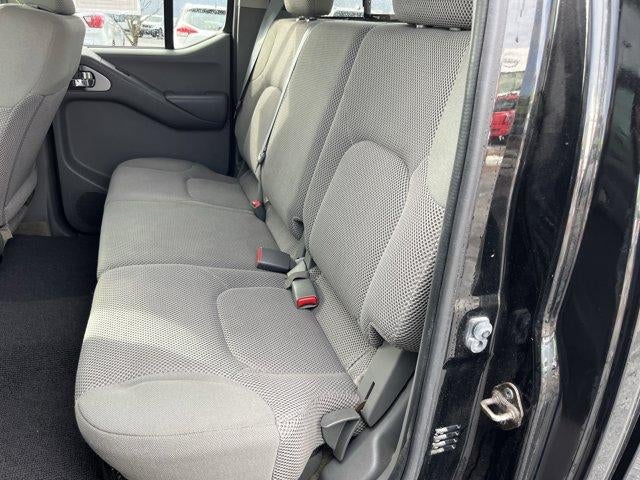 2015 Nissan Frontier 4WD Crew Cab LWB Auto SV