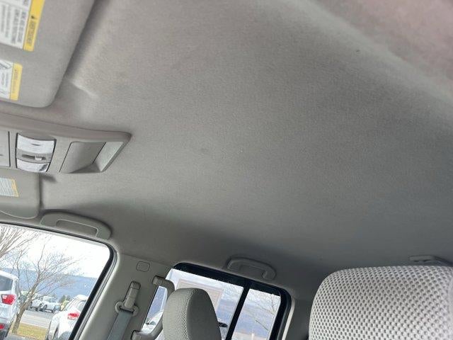 2015 Nissan Frontier 4WD Crew Cab LWB Auto SV