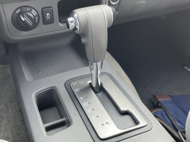 2015 Nissan Frontier 4WD Crew Cab LWB Auto SV