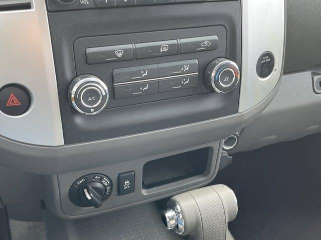 2015 Nissan Frontier 4WD Crew Cab LWB Auto SV