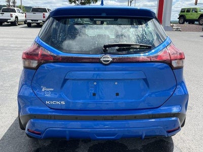 2022 Nissan Kicks S FWD