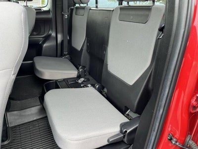 2022 Toyota Tacoma 4WD 4WD SR5 Access Cab 6' Bed V6 AT (SE)