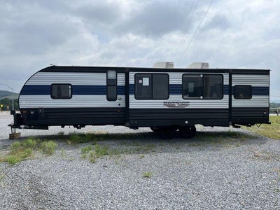 2022 Forest River CHEROKEE GRAY WOLF PATRIOT EDITION
