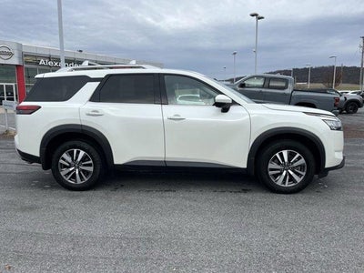 2023 Nissan Pathfinder SL 4WD