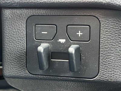 2023 Toyota Tundra 4WD 4WD SR5 CrewMax 5.5' Bed (SE)