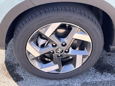 2025 Hyundai VENUE SEL IVT